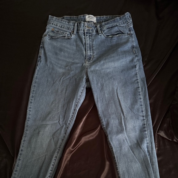 Denizen from Levi's Women's Skinny Jeans - Classic Denim - Picture 1 of 4